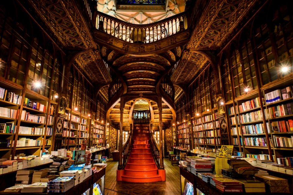 Livraria Lello lança concurso de contos e dá prémios de mil euros aos vencedores