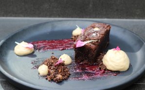 Caramel Brownie do Art's Brunch, Tabik Restaurant