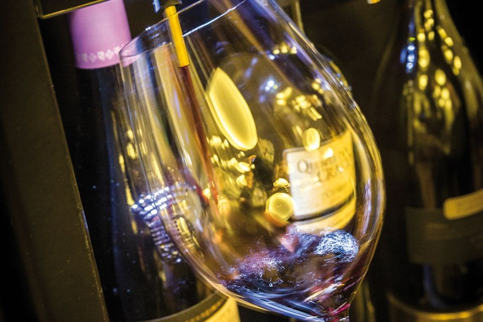 Sommelier-Wine Restaurant