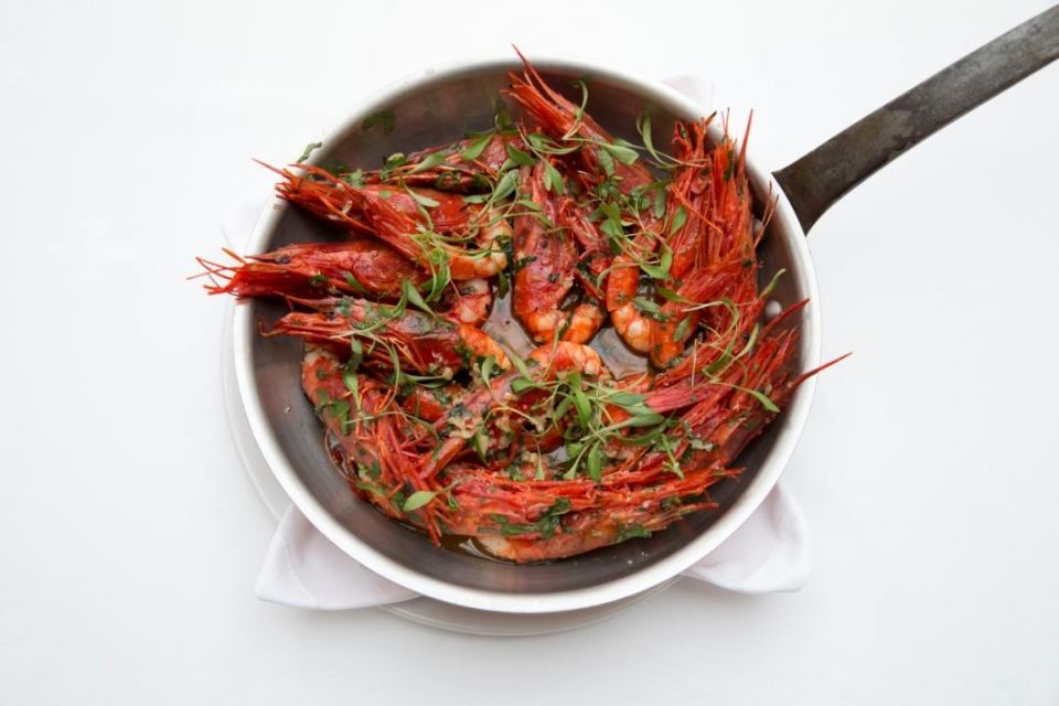 gambas-ao-alho-com-coentros-e-brandy