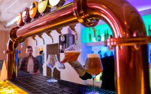 Bar de cervejas no Cais do Sodré