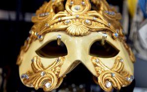 Porto: lojas para compras de Carvanal: máscaras e fantasias