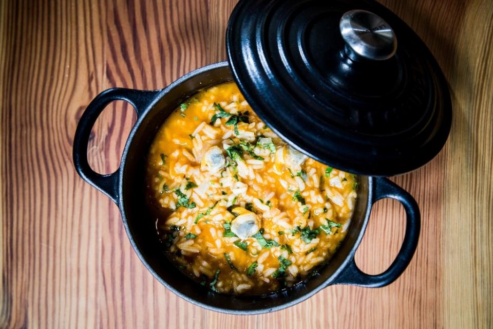 24355391_7263__1491231207_22079 (1)