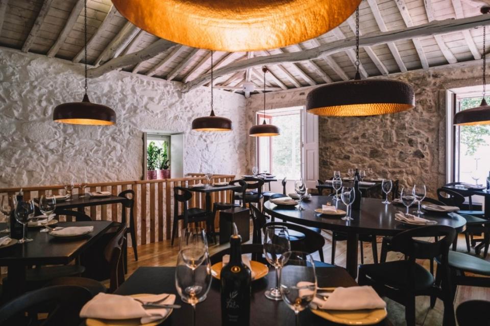 25490829_BINARY_GI08082016IGORMARTINS0002