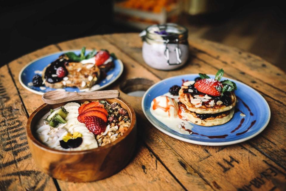 Zenith Caffe abriu na Praça Carlos Alberto, na cidade do Porto.