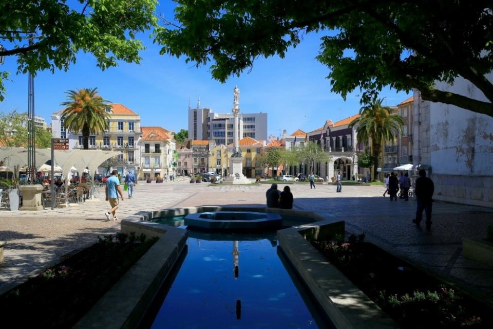 27900294_BINARY_GI080517PAULOSPRANGER89014