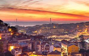 Lua Cheia nos Miradouros de Lisboa