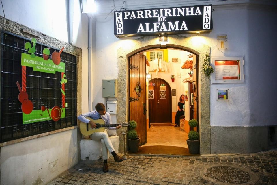 28070859_BINARY_GI25052017LN000384