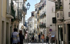Rua dos Remédios Alfama Lisboa