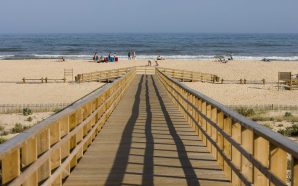 Caminhar pelo maior passadiço do sotavento algarvio