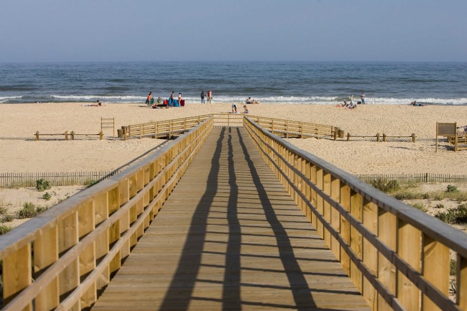 Caminhar pelo maior passadiço do sotavento algarvio