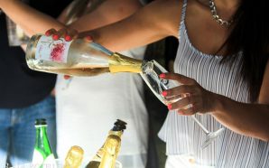 Espumantes da Bairrada à prova junto ao Mondego, em Coimbra