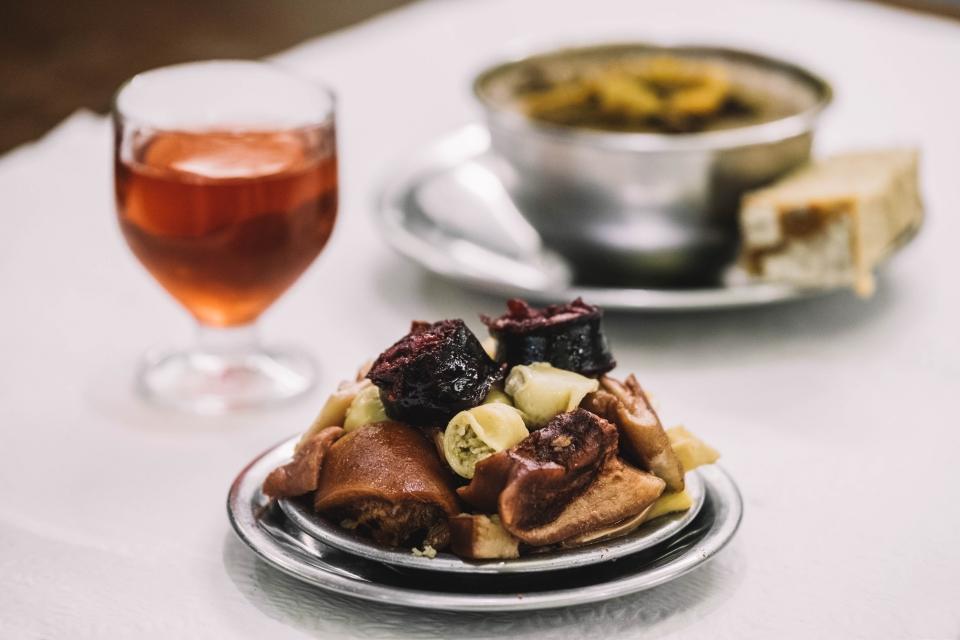 Restaurantes bons até 15 euros: Restaurante O Buraquinho.