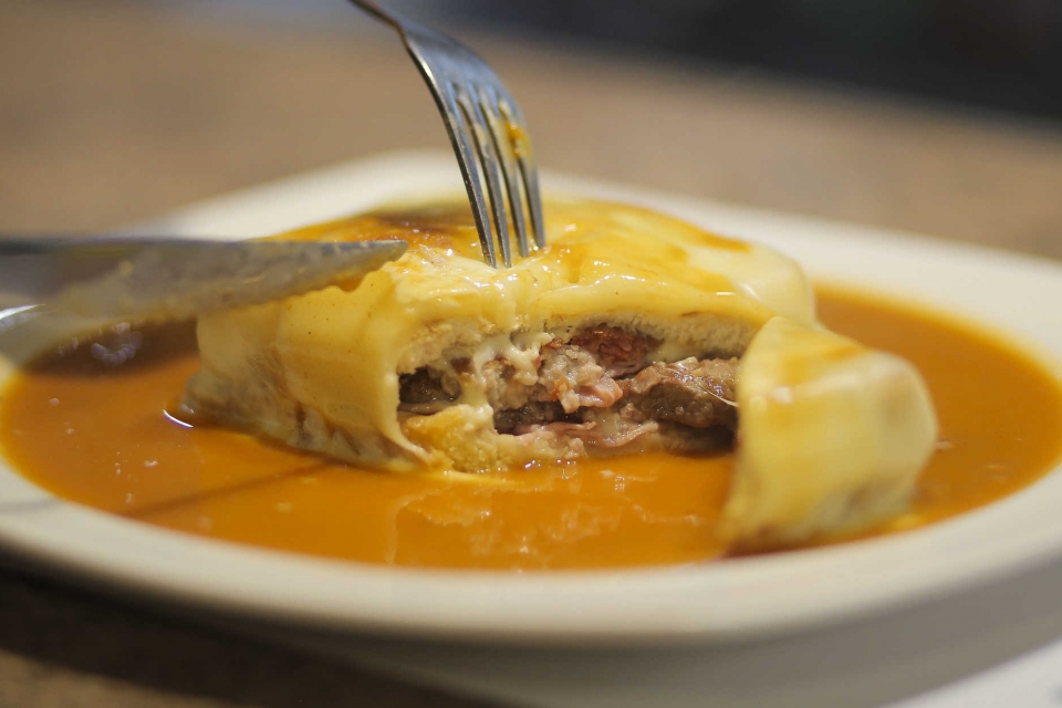 Francesinhas no restaurante O Afonso