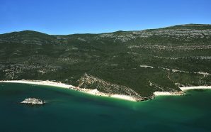 Arrábida vai ter autocarros gratuitos entre as praias