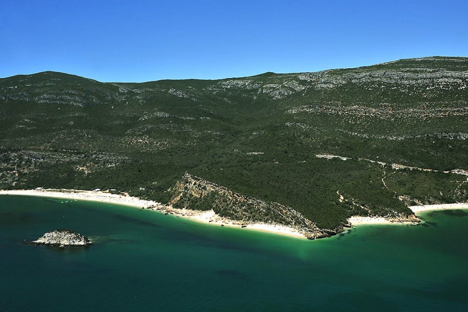 Arrábida vai ter autocarros gratuitos entre as praias