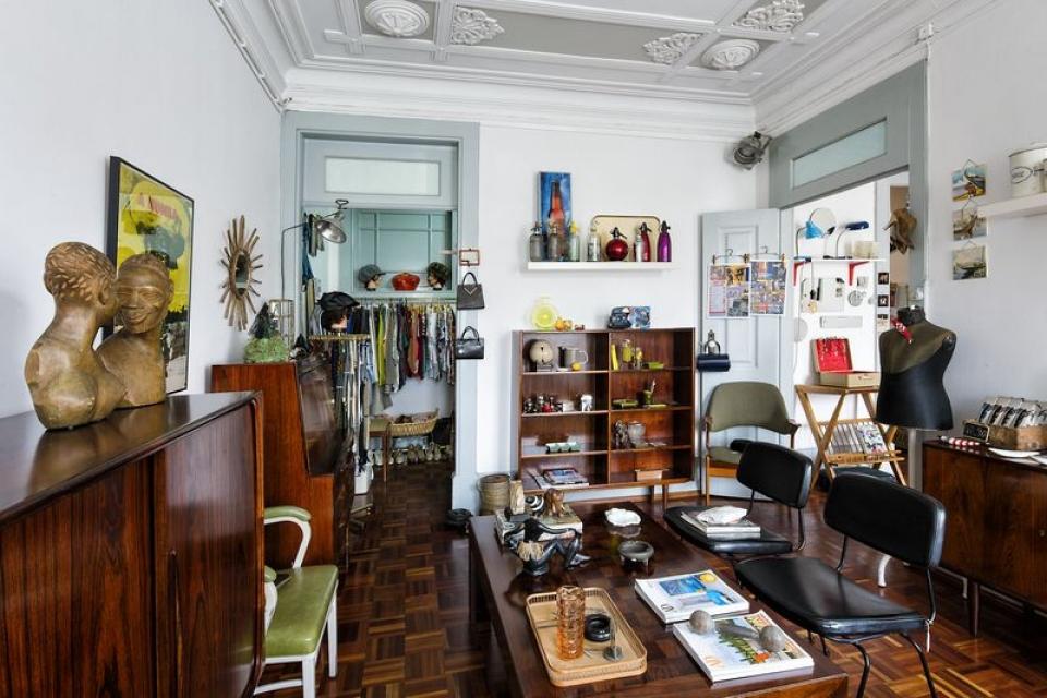 Loja ” A Porta verde”