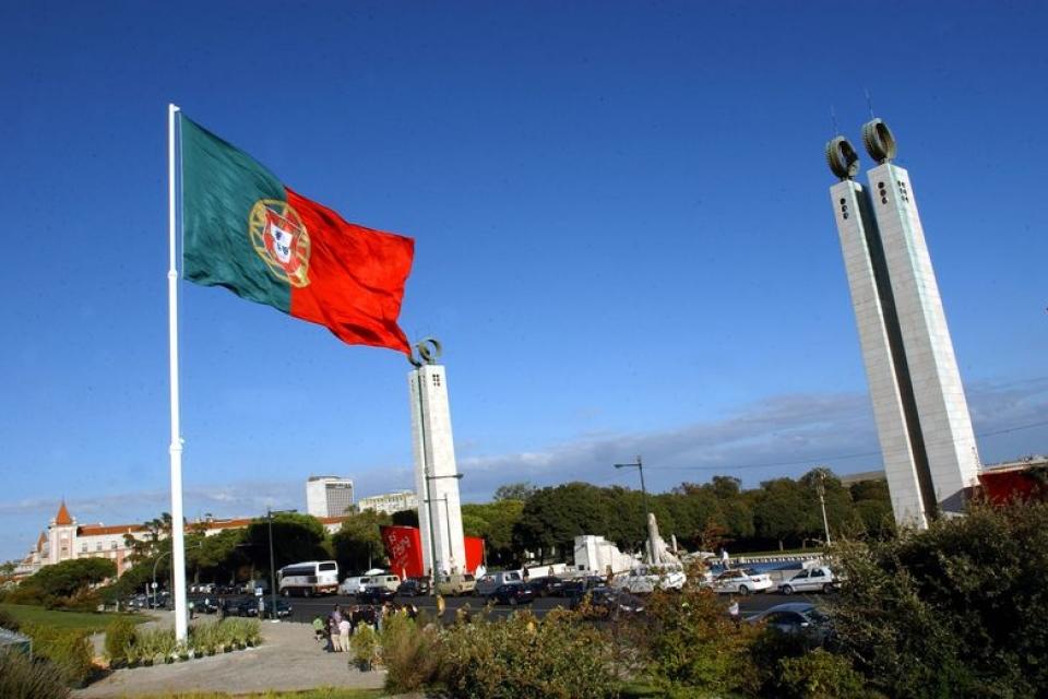 jnlx110905jaInauguracao da mega bandeira nacional no alto do parque