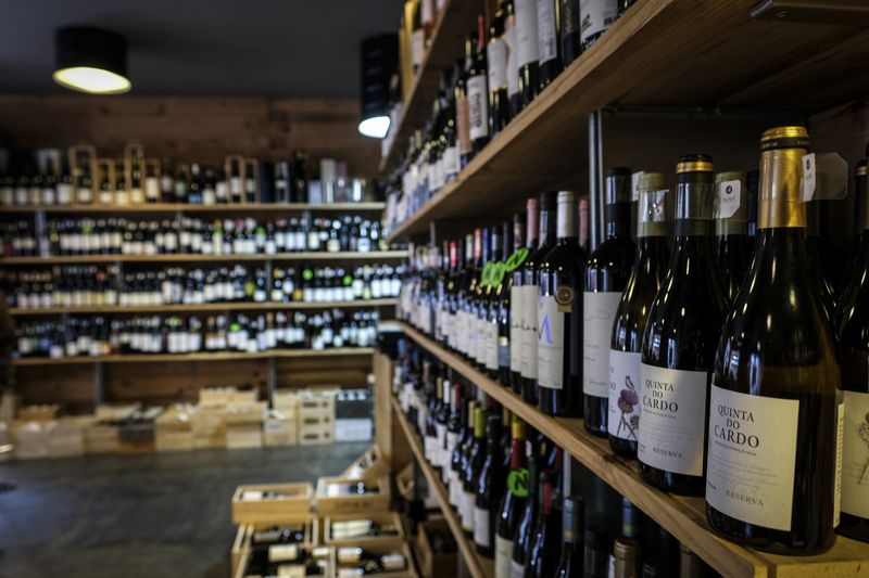 4 garrafeiras norte comprar provar vinhos