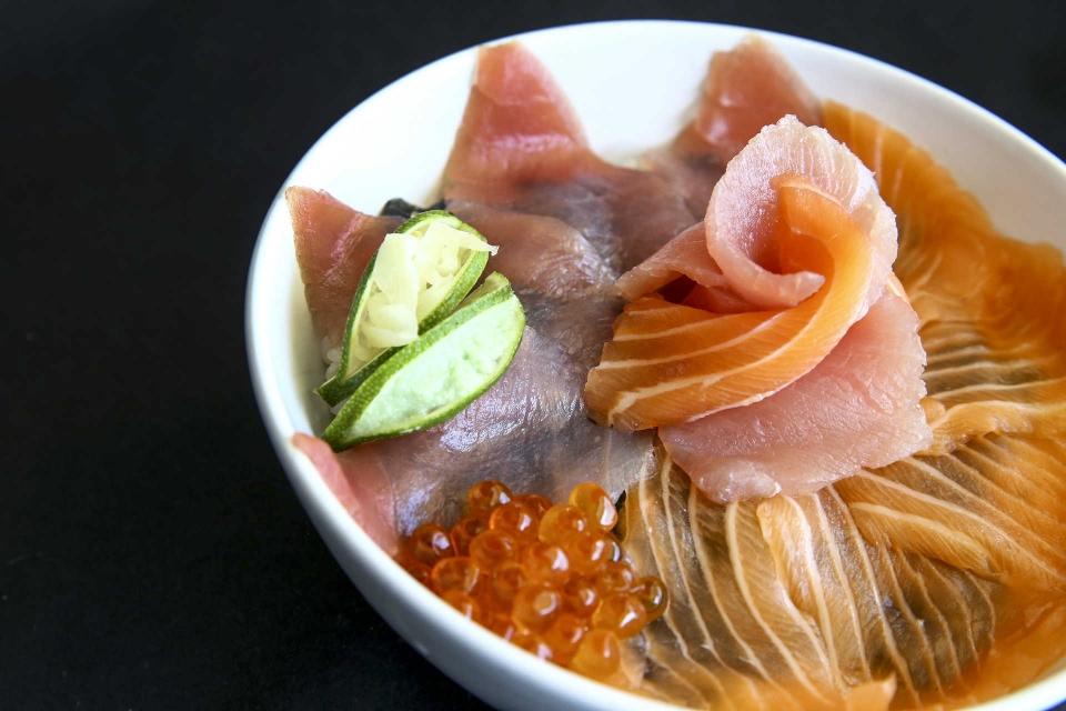 Restaurante japonês Chirashi e sushiman  Miguel Bértolo