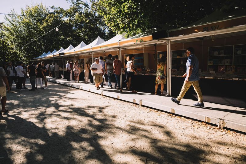 Mercado do Livro livros a preços de saldo Porto