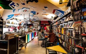 Beber, ler e petiscar: os verbos do bar Menina e Moça