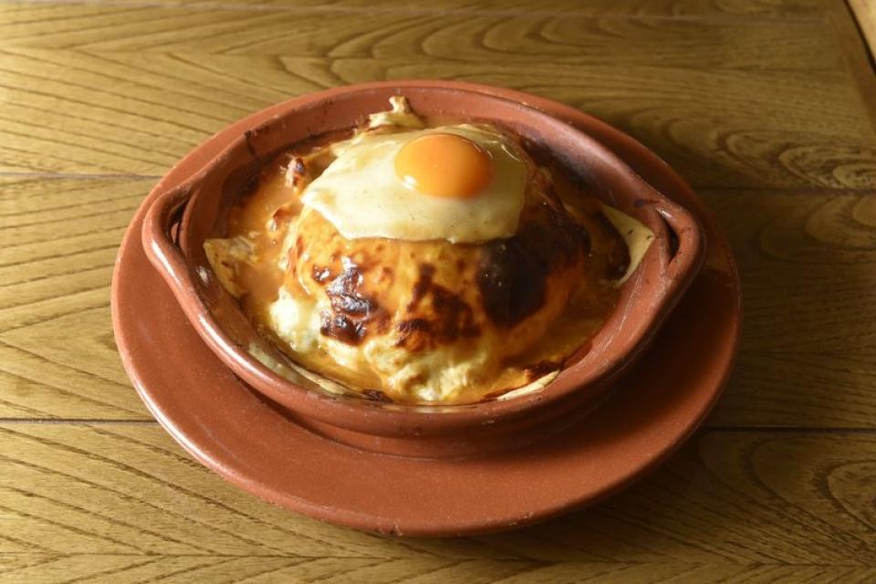 Francesinha – Restaurante Barril