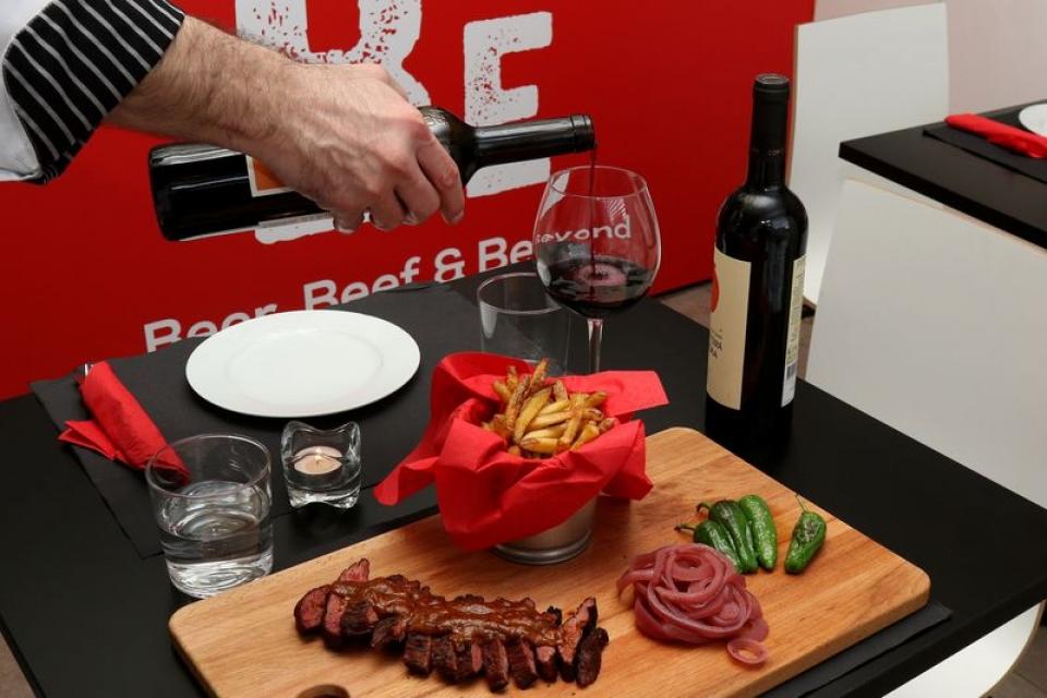 Restaurante Beer, Beef & Beyond