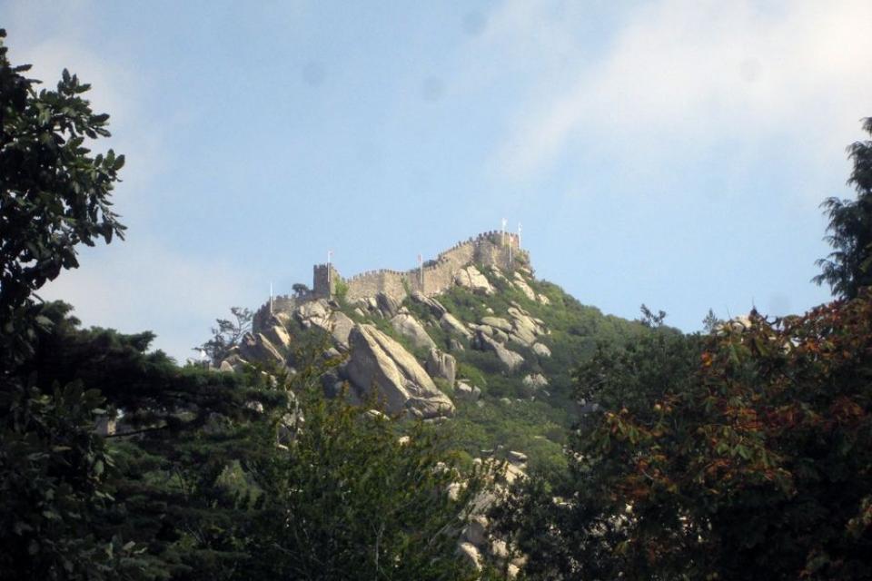 Castelo_dos_Mouros,_Sintra_(20695225362)_resultado
