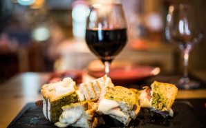 A rua de Braga onde se come e bebe às portas da Sé