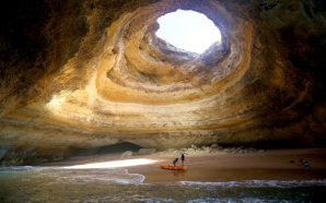 De norte a sul: as 10 melhores praias portuguesas