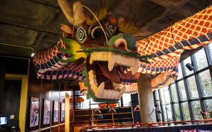 Comer com um dragão gigante no Martim Moniz