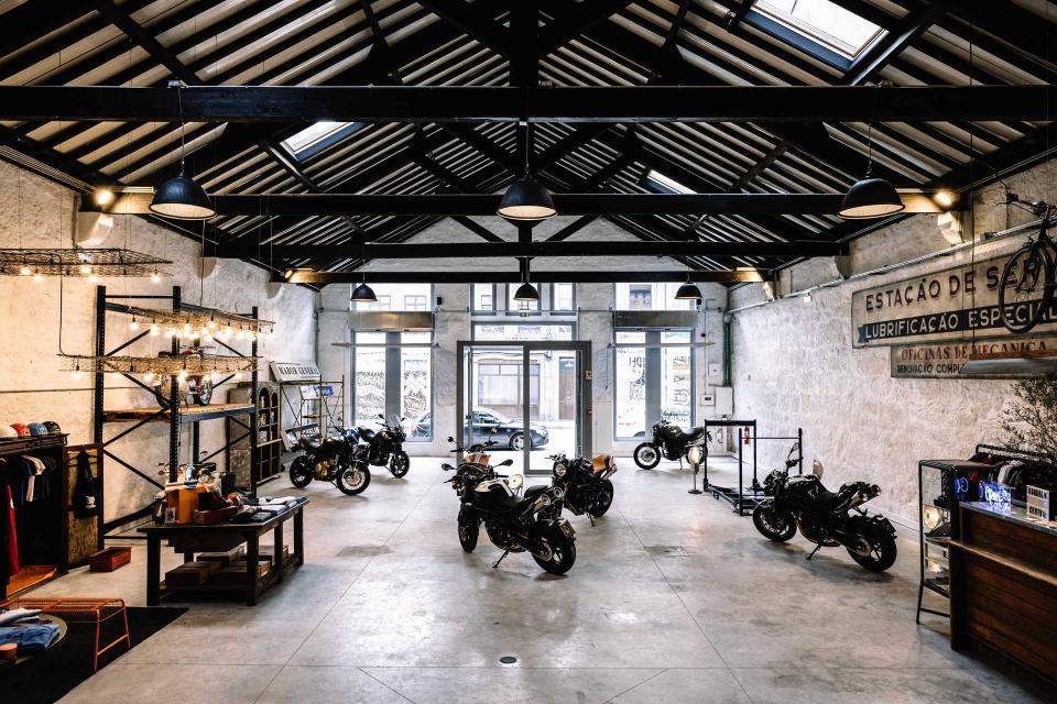 Garagem Central abre portas na rua da Alegria, 1023, na cidade do Porto.