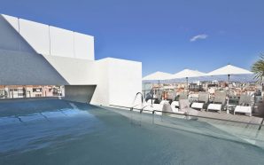 White Hotel: dormir no coração da cidade branca