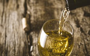 8 vinhos verdes para beber neste verão