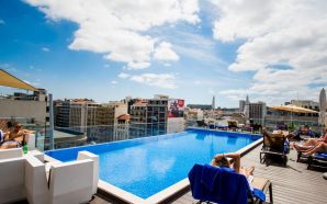 Os versos de "Lisboa, Menina e Moça" decoram este hotel