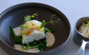 Receita de pescada com ervilhas e papada curada