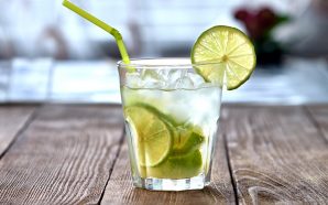 6 bares na Grande Lisboa para brindar aos 100 anos da caipirinha