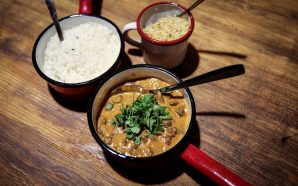 O Cais do Sodré tem petiscos brasileiros até de madrugada