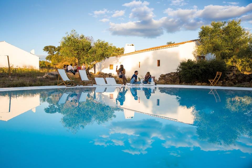 35628850_2011573395761357_6350033413977669632_n (1)