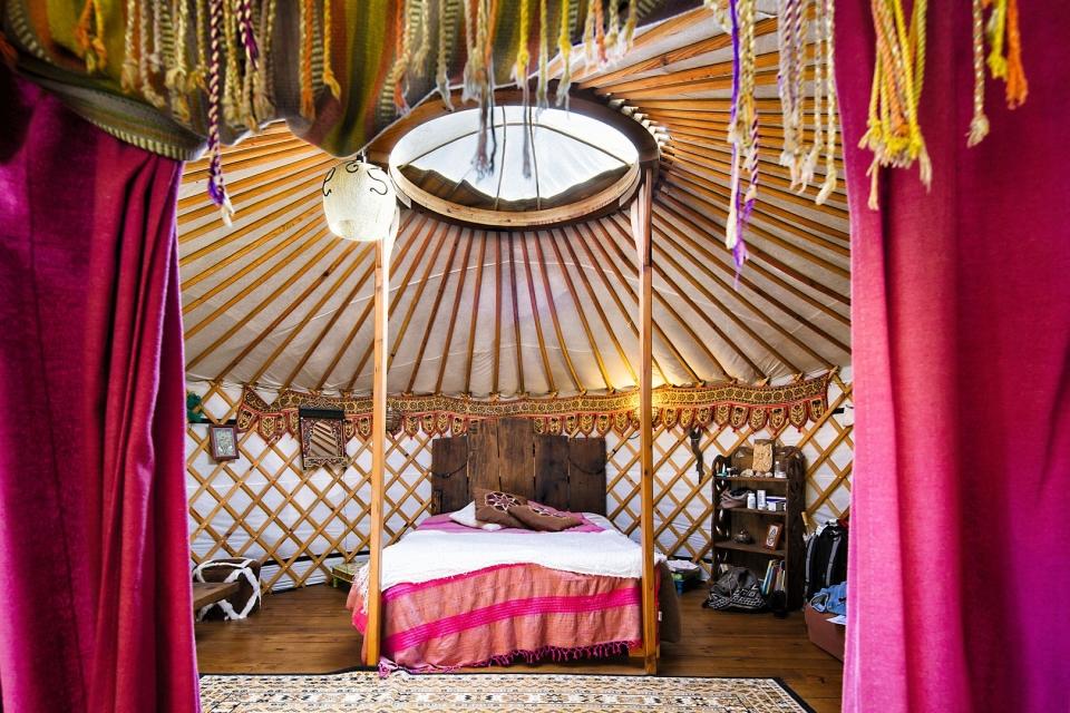 Peça de capa sobre campismo e glamping – O homem verde – wildglamping