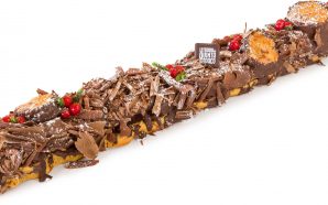 São precisas 10 pessoas para comer este éclair de Natal
