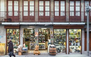 O que se come e compra na rua mais pequena do Porto