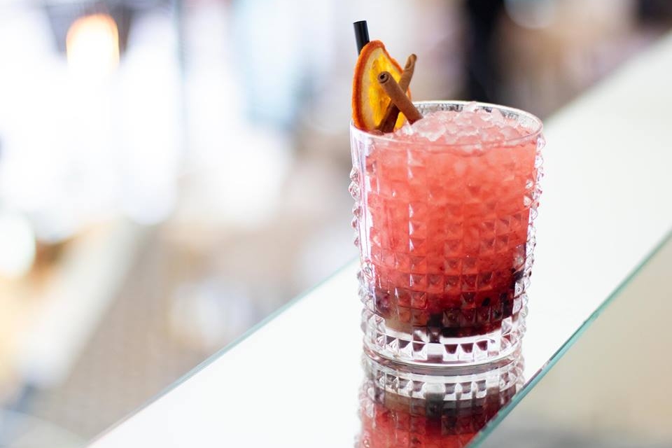 37595533_681742342158266_2563941136062218240_n