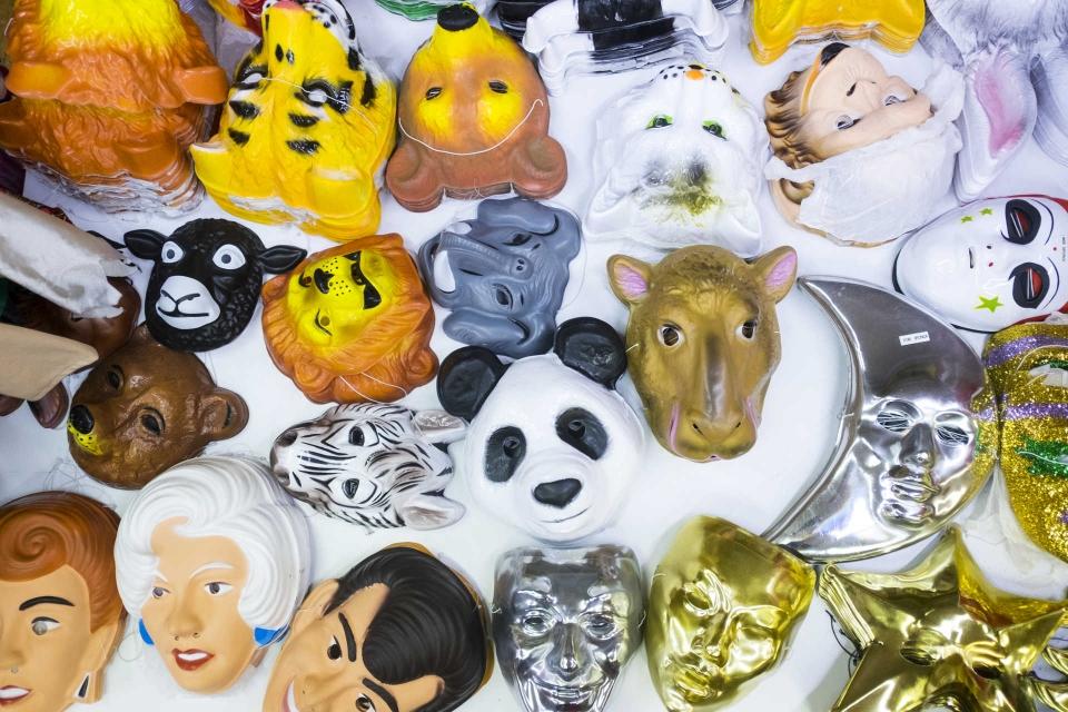 As lojas de fantasias de carnaval estão nesta altura cheias