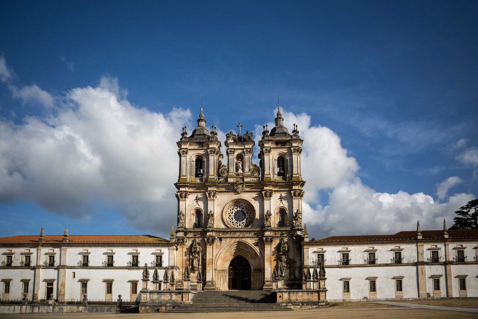 Crónica: A cigarra, a formiga e as peregrinações da minha mãe