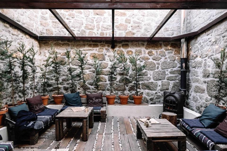 Cafetaria Do Norte, na rua do Almada, na cidade do Porto.