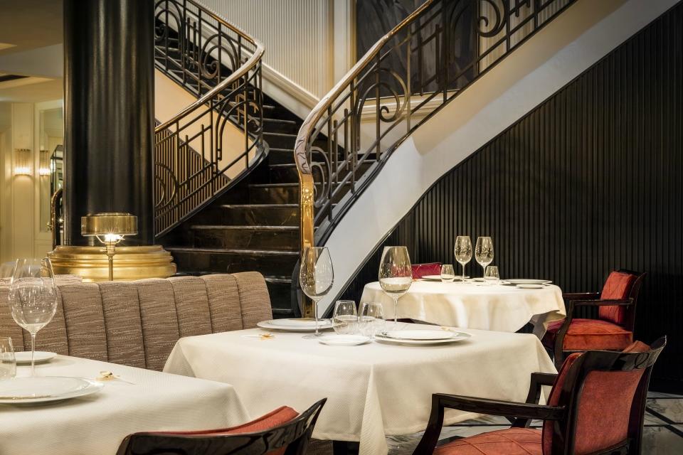 19_monumental_palace_gastro_hd