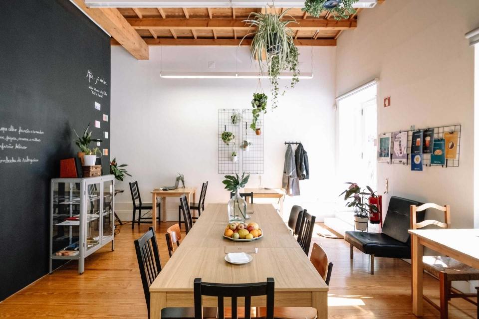 Cafetaria Bonina, na rua Mouzinho da Silveira, no Porto.