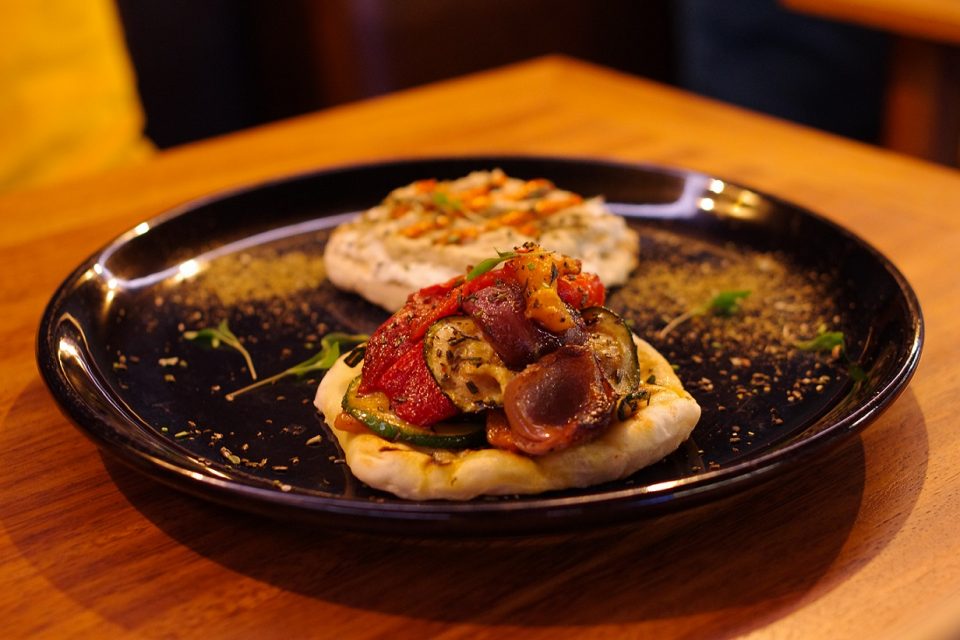 Nova carta junta 4 continentes à mesa no Príncipe Real